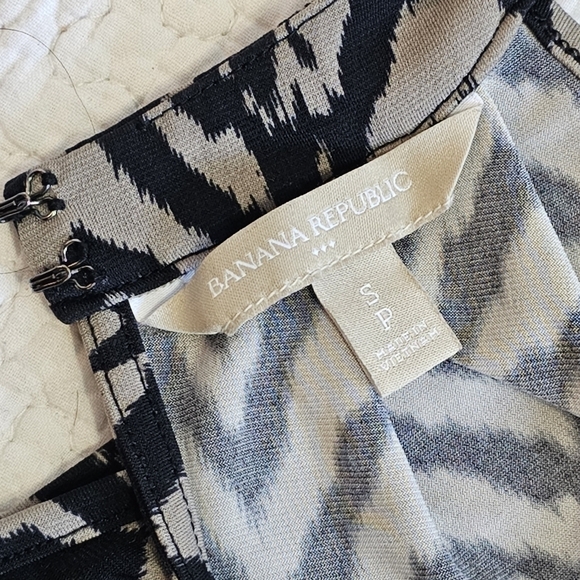 Banana Republic Halter Dress - Picture 5 of 6